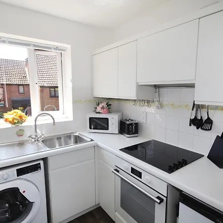 Chipad Mono - Quality City Centre Apartment, With Free Parking Space Chichester Exterior photo