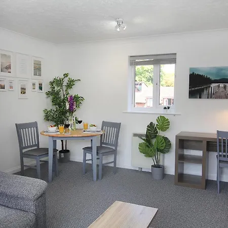 Chipad Mono - Quality City Centre Apartment, With Free Parking Space Chichester Exterior photo