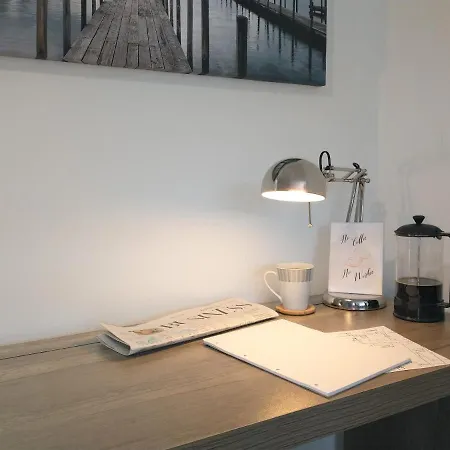 Chipad Mono - Quality City Centre Apartment, With Free Parking Space Chichester Exterior photo