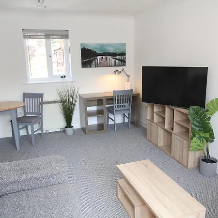Chipad Mono - Quality City Centre Apartment, With Free Parking Space Chichester Exterior photo