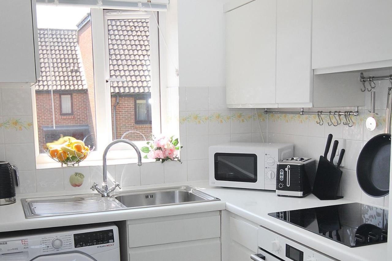 Chipad Mono - Quality Centre Apartment, With Free Parking Space *