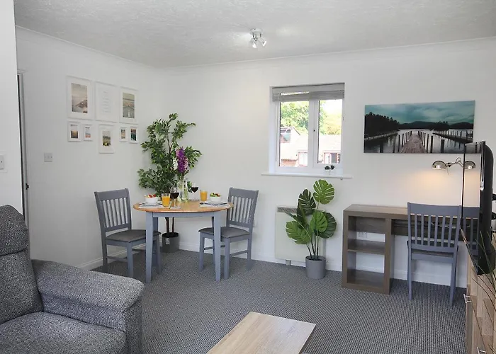 Chipad Mono - Quality City Centre Apartment, With Free Parking Space