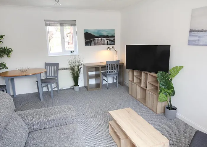 Chipad Mono - Quality City Centre Apartment, With Free Parking Space